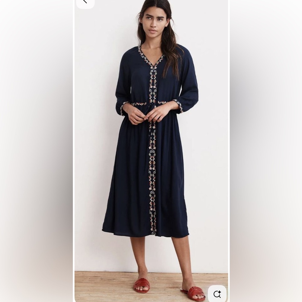 Velvet by Graham & Spencer Lydia Floral Embroidered Challis Dress - Navy, Size S